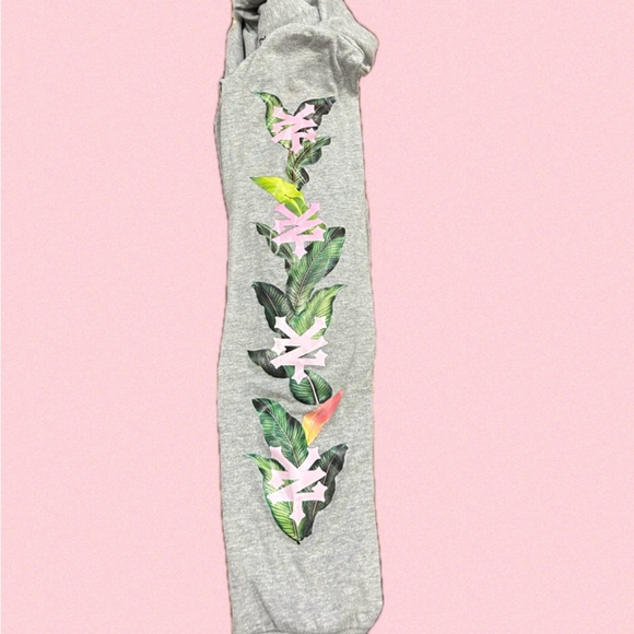 Zoo York tropical women’s long sleeves. Small - Picture 3 of 6